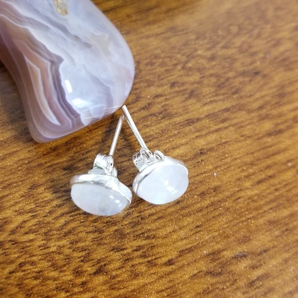Oval rainbow moonstone earrings - Picture 2 of 6